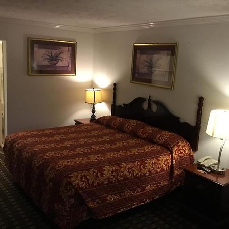 Houston Inn And Suites Екстериор снимка