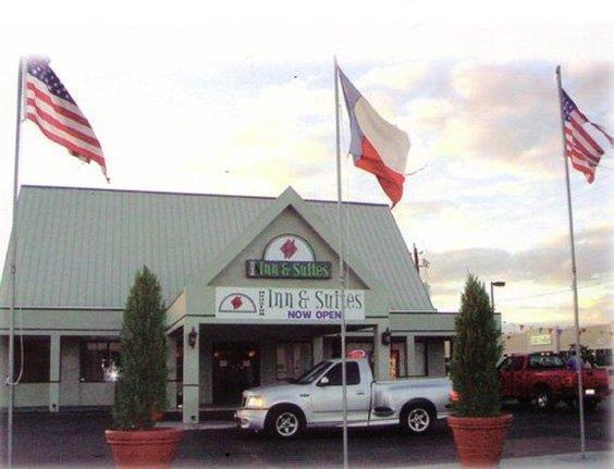 Houston Inn And Suites Екстериор снимка