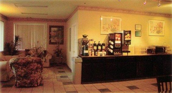 Houston Inn And Suites Интериор снимка