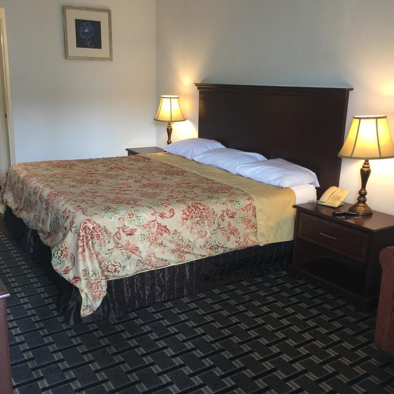 Houston Inn And Suites Екстериор снимка