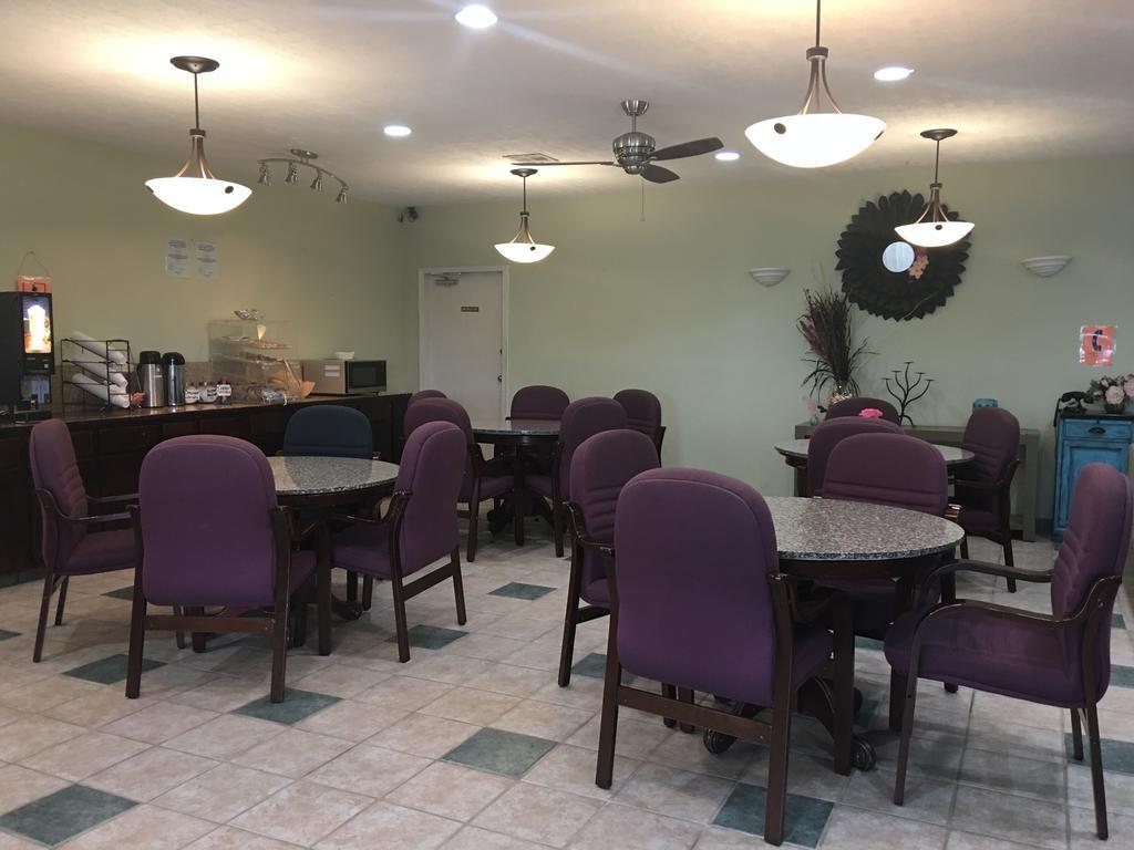 Houston Inn And Suites Екстериор снимка